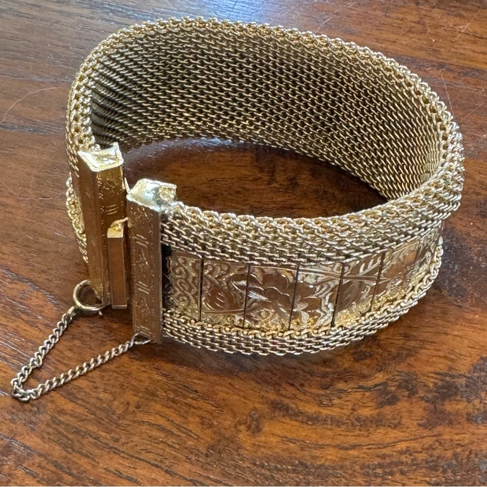 Hobe Bracelet Mesh Signed Wide Flower Panel Gold Tone guard chain Vintage Finds